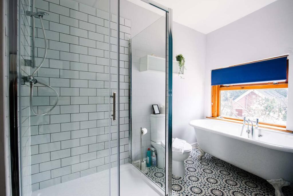 Gorgeous Victorian House Sleeps 6 In Cardiff Villa Bagian luar foto