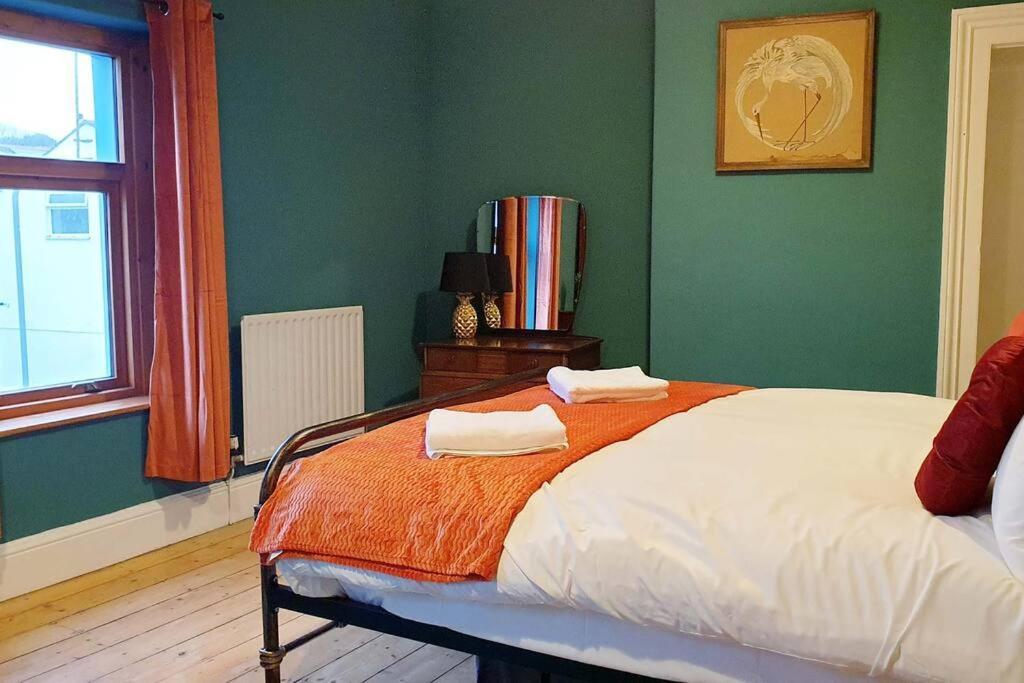 Gorgeous Victorian House Sleeps 6 In Cardiff Villa Bagian luar foto