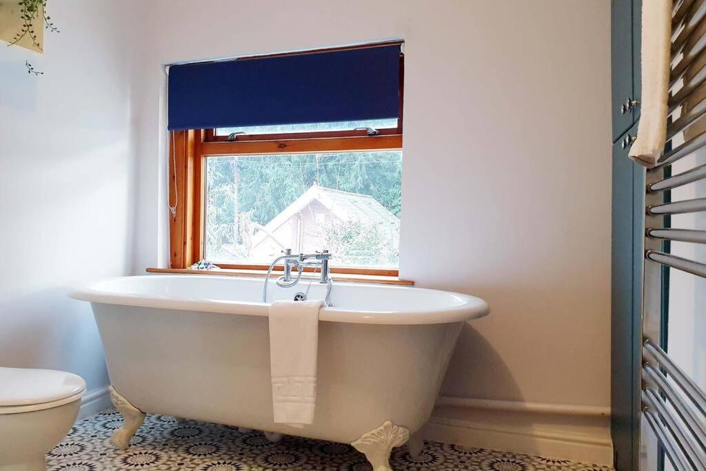 Gorgeous Victorian House Sleeps 6 In Cardiff Villa Bagian luar foto